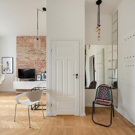 Old Town Basilisk Apartment Варшава Экстерьер фото