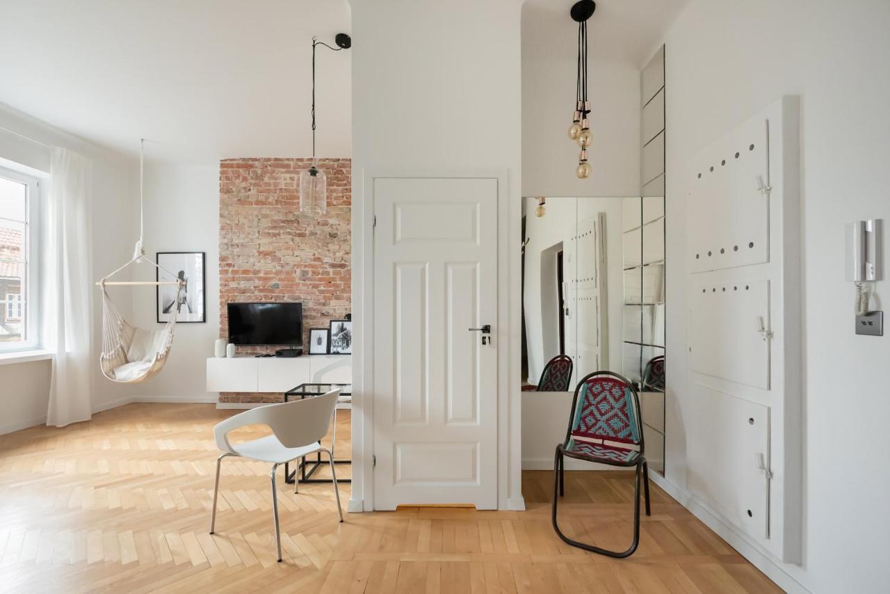 Old Town Basilisk Apartment Варшава Экстерьер фото